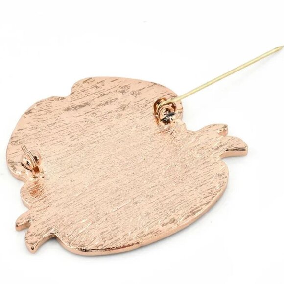 Lest We Forget Lapel Pin Red Poppy Flower Gold Tone Brooch - Picture 2 of 2